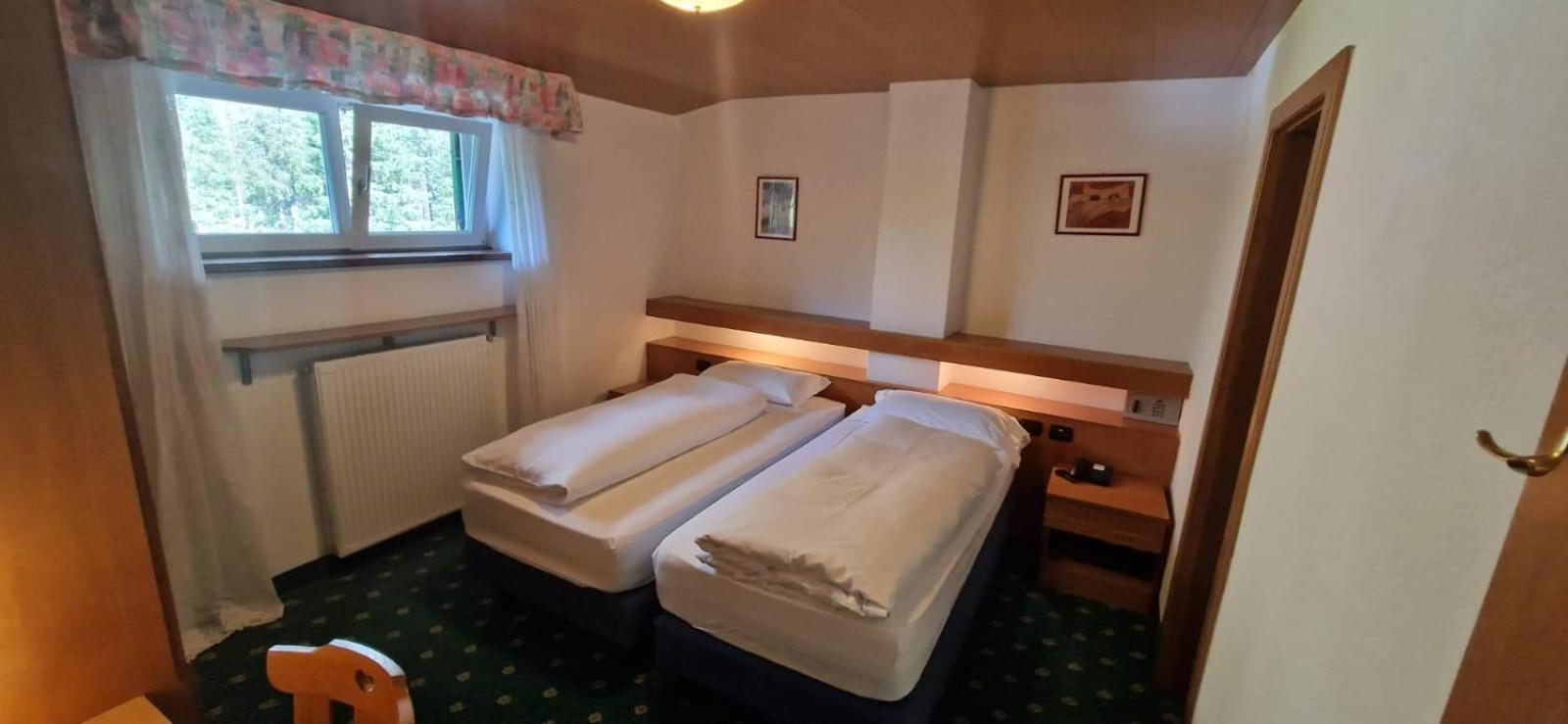 Hotel Roy Malga Ciapela Bilik gambar