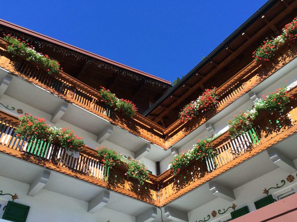 Hotel Roy Malga Ciapela Luaran gambar