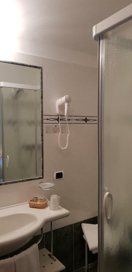 Hotel Roy Malga Ciapela Luaran gambar
